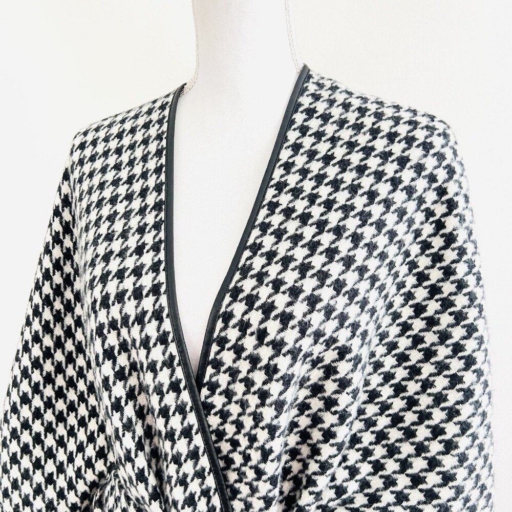 LIZ CLAIBORNE Black & White Houndstooth Open Belted Cardigan Wrap ~ One Size - Picture 2 of 8
